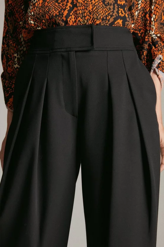 Deals 😍 Karen Millen Petite Clean Tailored Pleat Wide Leg Trouser 😍 3 Deals 😍 Karen Millen Petite Clean Tailored Pleat Wide Leg Trouser 😍 - Image 3